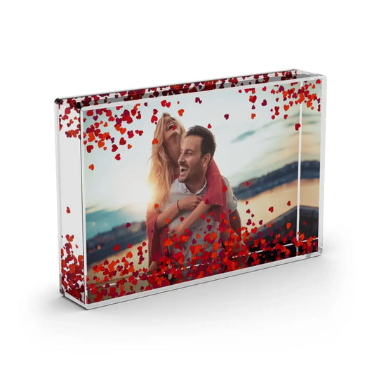 Gepersonaliseerd schuddend frame - Onze familie (ouders met 1-4 kinderen), sneeuwbolcadeau, hart confetti
