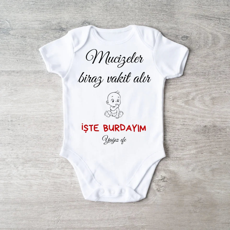 "Mucizeler biraz vakit alır İŞTE BURDAYIM - Gepersonaliseerde baby onesie/romper Turks, 100% biologisch katoenen baby bodysuit