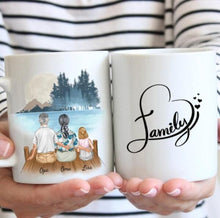 Laden Sie das Bild in den Galerie-Viewer, Großeltern mit Enkel/Enkelin - Personalisierte Tasse (2-4 Personen)
