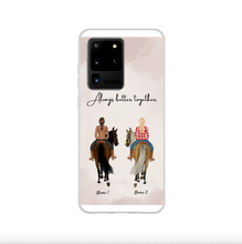 Afbeelding in Gallery-weergave laden, Paardenvrienden - Gepersonaliseerd hoesje voor mobiele telefoon (1-3 ruiters)
