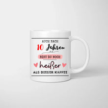 Charger l&#39;image dans la galerie, Plus chaud que le café - Mug personnalisé pour couple, anniversaire, mariage
