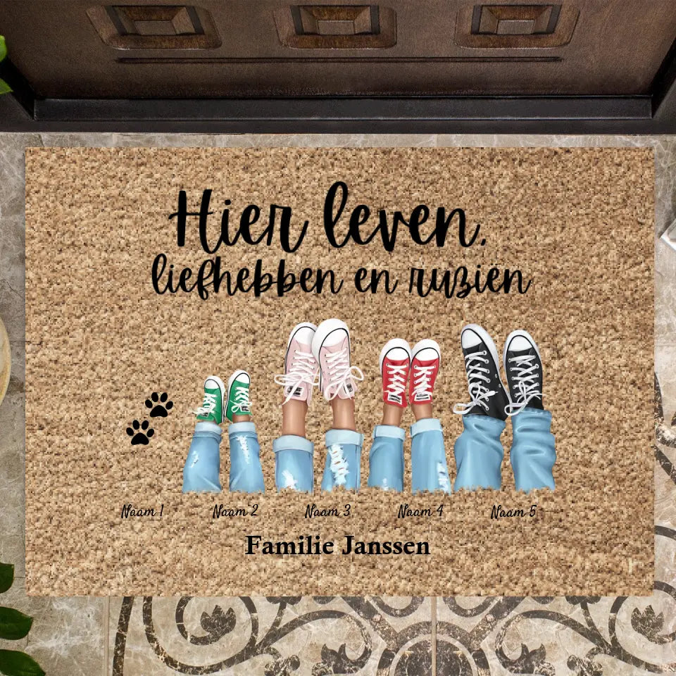 Hier leven, liefhebben en ruziën - Persoonlijke familie deurmat (1-8 personen, kinderen, huisdieren)