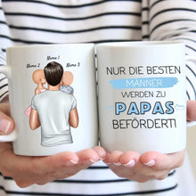 Afbeelding in Gallery-weergave laden, Nur die besten Männer werden zu Papas befördert - Personalisierte Tasse für Väter (Vatertag 1-4 Kinder)
