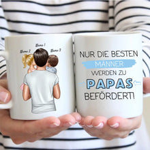 Charger l&#39;image dans la galerie, Nur die besten Männer werden zu Papas befördert - Personalisierte Tasse für Väter (Vatertag 1-4 Kinder)
