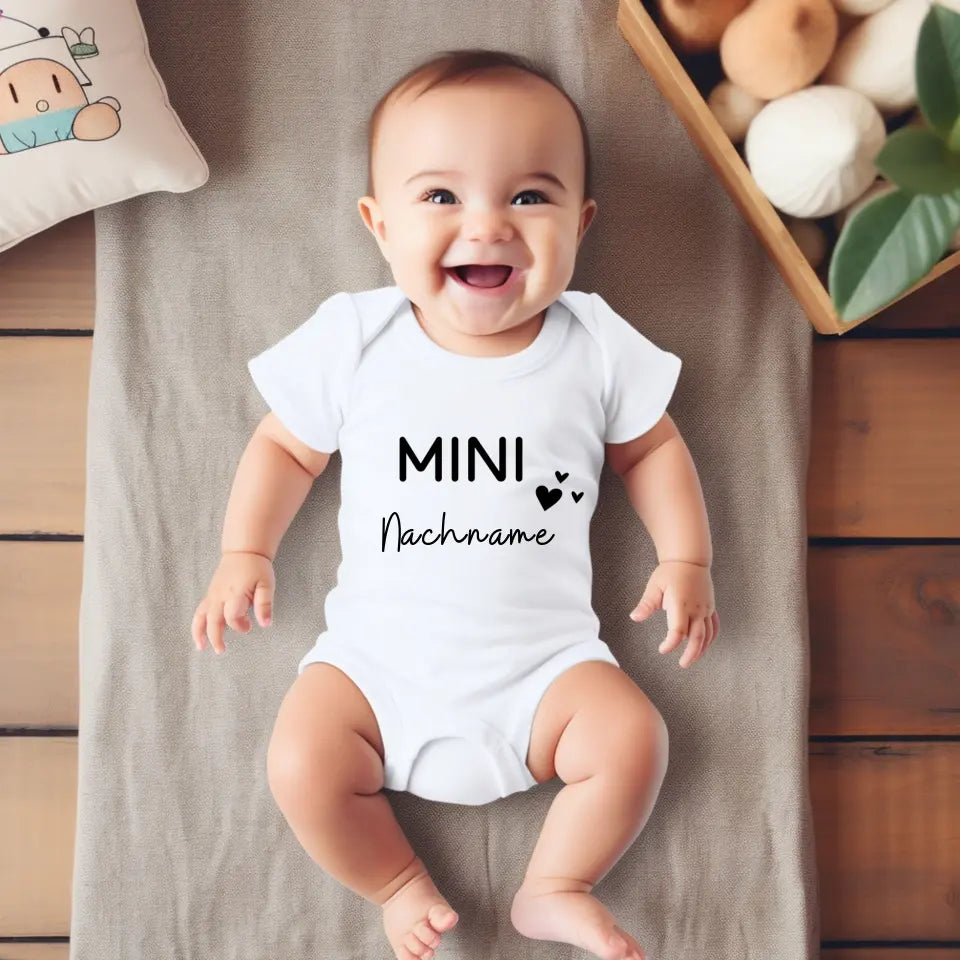 Mini achternaam - gepersonaliseerde baby onesie/romper, 100% biologisch katoenen bodysuit