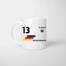 Laden Sie das Bild in den Galerie-Viewer, EM 2024 Trikot-Tasse - Personalisierte Tasse zur Fußball-EM, Wunschnummer und Name, individuelle Tasse Fan Tasse Deutschland
