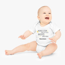 Charger l&#39;image dans la galerie, Meine Eltern sind jetzt auch nachts erreichbar - Personalisierter Baby-Strampler, 100% Bio-Baumwolle
