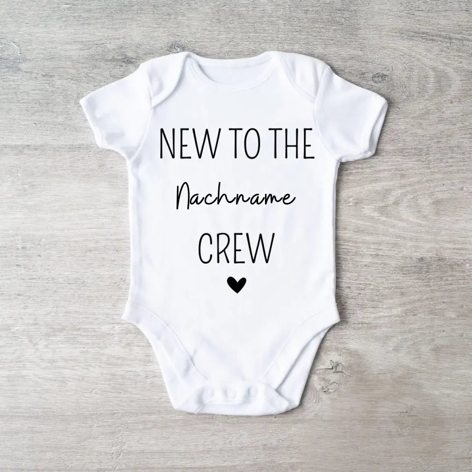 New to the Family Crew - Personalisierter Baby-Onesie/ Strampler, 100% Bio-Baumwolle