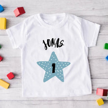 Charger l&#39;image dans la galerie, Anniversaire de t-shirt pour bébé - Chemise personnalisée pour tout-petits, coton 100% biologique, année et nom
