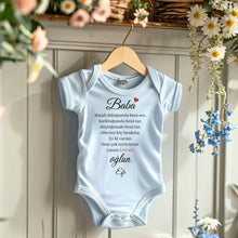 Laden Sie das Bild in den Galerie-Viewer, Sevgili baba - Personalisierter Baby-Onesie/ Strampler türkisch, 100% Bio-Baumwolle Baby Body
