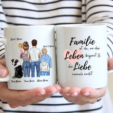 Laden Sie das Bild in den Galerie-Viewer, Personalisierte Familien Tasse &quot;Wo die Liebe niemals endet&quot; (1-4 Kinder + Haustiere)
