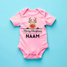 Laden Sie das Bild in den Galerie-Viewer, Merry Christmas Baby - Gepersonaliseerde baby onesie/ romper voor Kerstmis, 100% biologisch katoen
