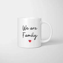 Charger l&#39;image dans la galerie, Nous sommes une famille, Ma famille - parents avec enfants - Mug personnalisé (1-4 enfants)
