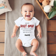 Laden Sie das Bild in den Galerie-Viewer, Holt Oma zur Hilfe - Personalisierter Baby-Onesie/ Strampler, witziges Weihnachtsgeschenk, 100% Bio-Baumwolle
