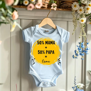 50% Mama + 50% Papa = Ich - Personalisierter Baby-Onesie/ Strampler, 100% Bio-Baumwolle