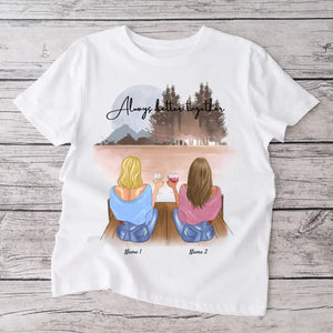Beste Freundinnen mit Getränk - Personalisiertes T-Shirt (100% Baumwolle, Unisex)