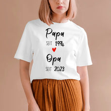 Load image into Gallery viewer, Papa sinds en opa sinds - Gepersonaliseerd T-shirt voor papa, opa, voor de aankondiging (100% katoen, unisex)
