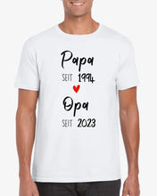 Laden Sie das Bild in den Galerie-Viewer, Papa seit und Opa seit - Personalisiertes T-Shirt für Papa, Opa, zur Verkündung (100% Baumwolle, Unisex)
